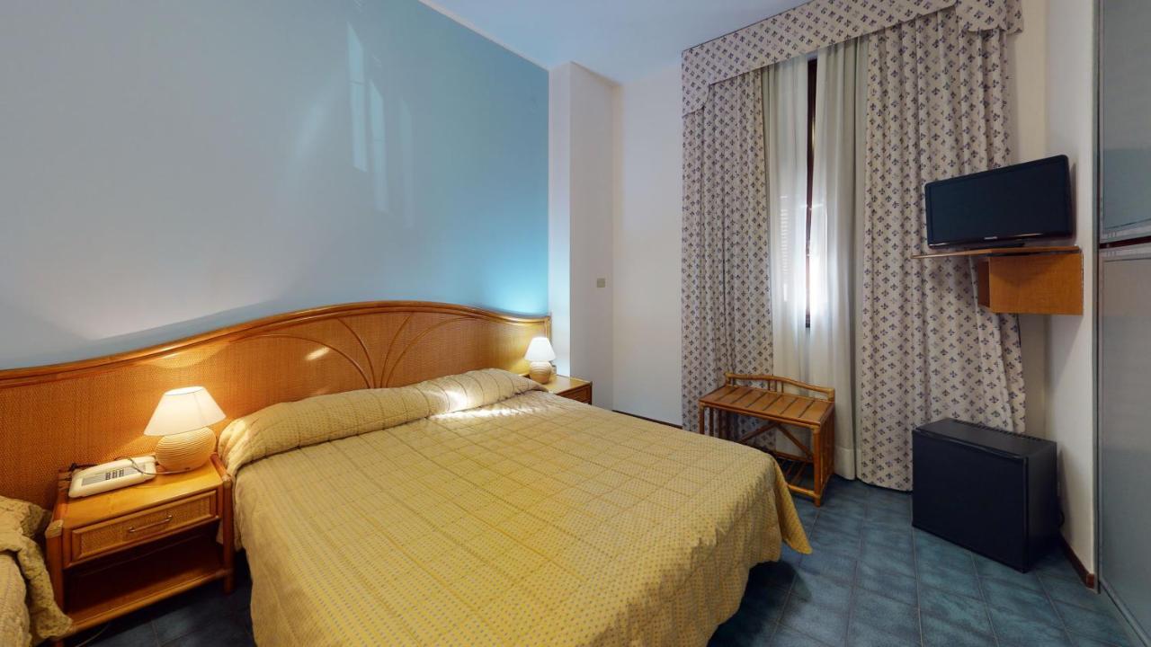 Hotel Zunino Spotorno Εξωτερικό φωτογραφία