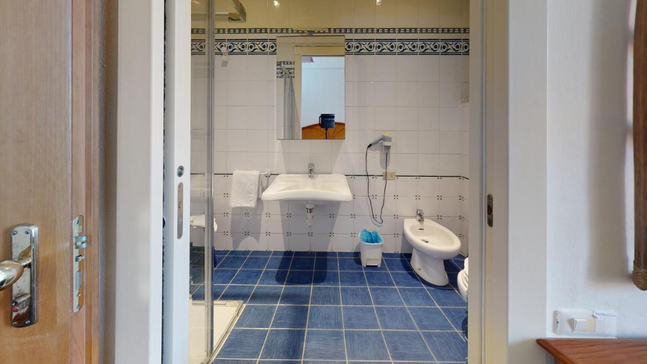 Hotel Zunino Spotorno Εξωτερικό φωτογραφία