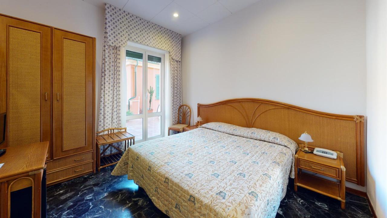Hotel Zunino Spotorno Εξωτερικό φωτογραφία