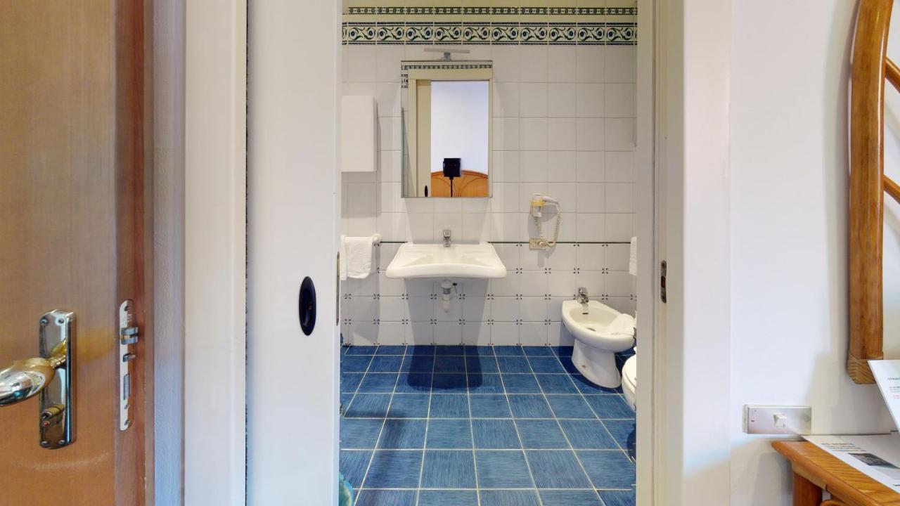 Hotel Zunino Spotorno Εξωτερικό φωτογραφία