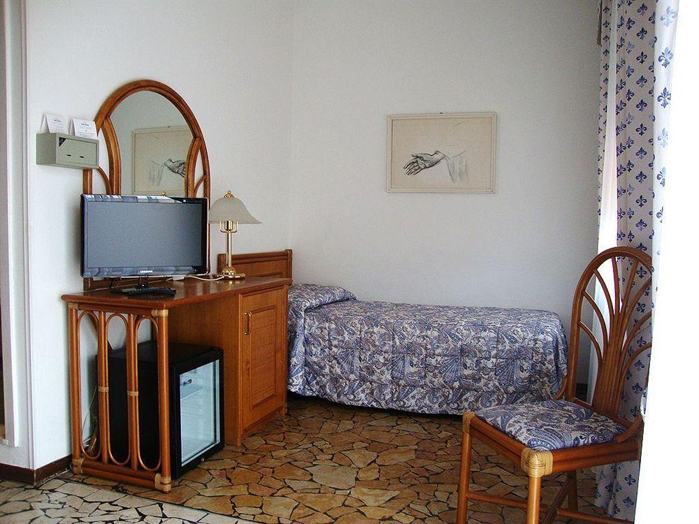 Hotel Zunino Spotorno Εξωτερικό φωτογραφία