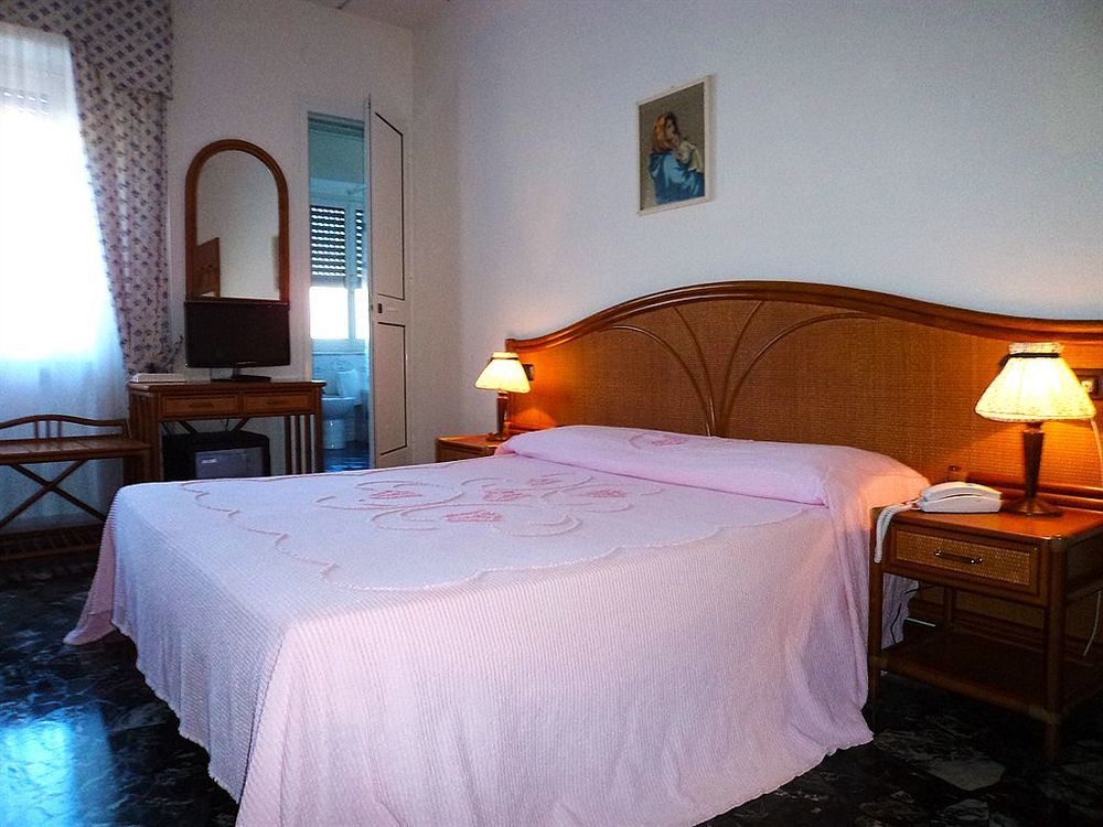 Hotel Zunino Spotorno Εξωτερικό φωτογραφία
